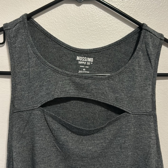 Flowy Tank - Picture 2 of 2